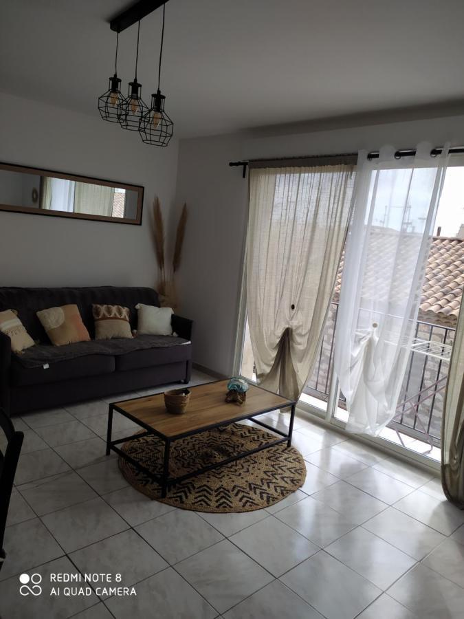 Appartement Centre Ville A Deux Pas De La Plage Le Grau-du-Roi Bagian luar foto